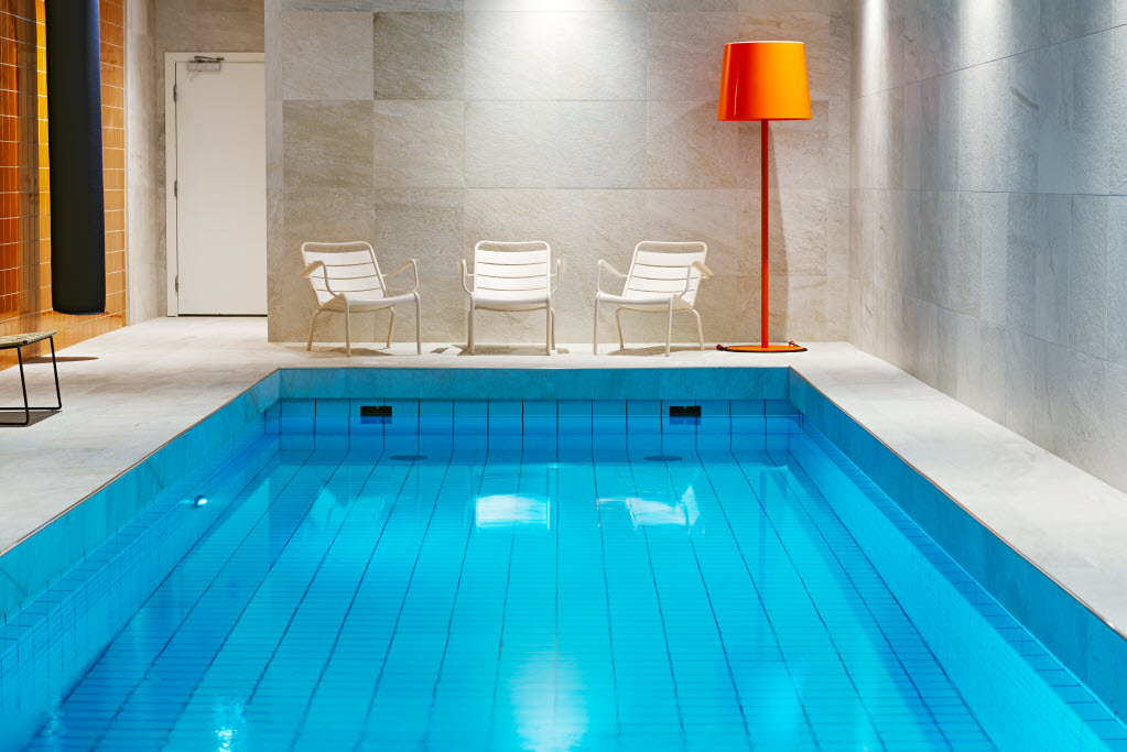 Kuvaoikeudet:: Jimmy Eriksson AB, Kocksgatan 17K, 116 24 Stockholm, +46 703 73 44 29, info@jimmyeriksson.se Scandic Backadal, relaxation area and pool